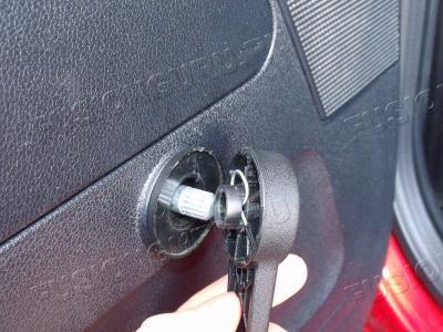 Как снять обшивку двери на Форд Фокус 2 — фото